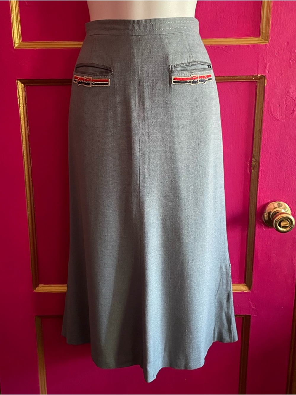 Vintage 1960’s grey blue crepe pencil skirt with embroidered pocket detail. W26